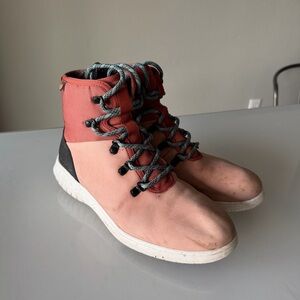 Bogs Juniper Hiking Boot